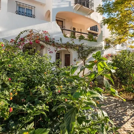 - Sleep 5 - Pool - Free Wi-fi - Air Con 알부페이라