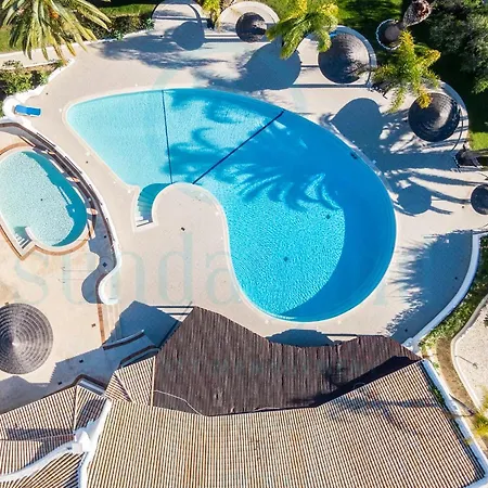 아파트 - Sleep 5 - Pool - Free Wi-fi - Air Con *