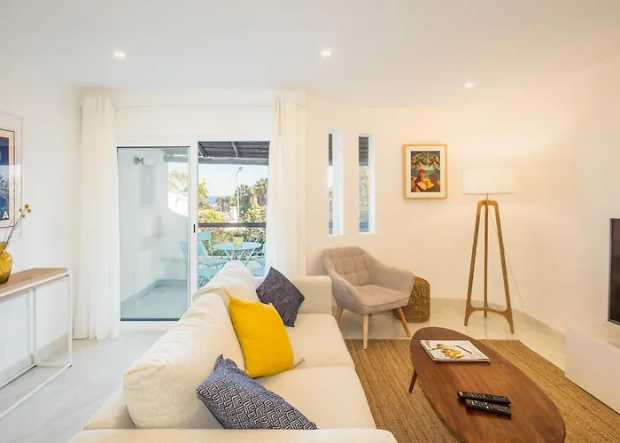 - Sleep 5 - Pool - Free Wi-fi - Air Con Албуфейра