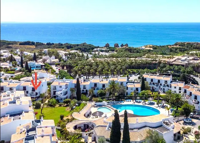 - Sleep 5 - Pool - Free Wi-fi - Air Con Албуфейра