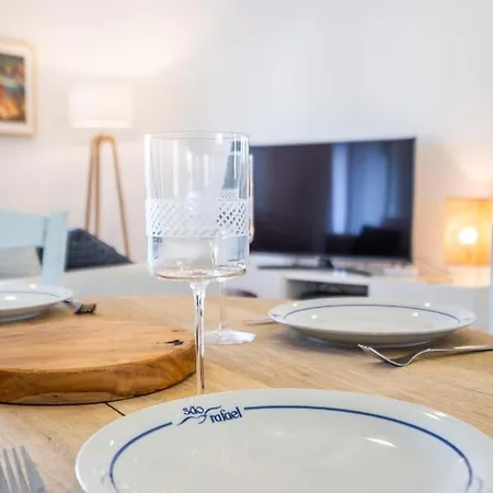 - Sleep 5 - Pool - Free Wi-fi - Air Con Apartment Albufeira
