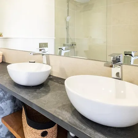 - Sleep 5 - Pool - Free Wi-fi - Air Con Appartamento *